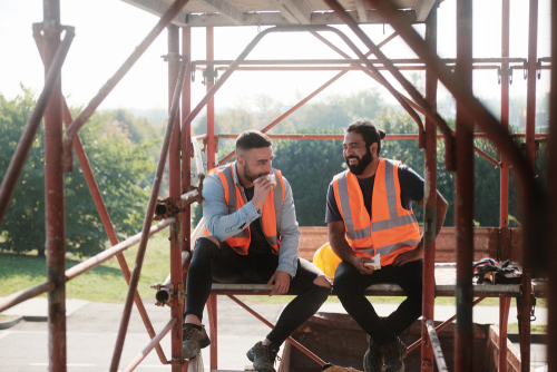 construction-workers-meal-break